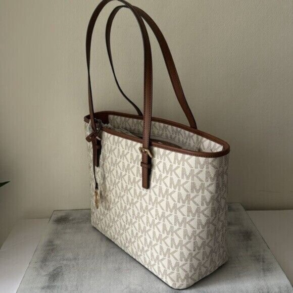 Michael Kors Jet Set Vanilla Luggage Tote Carry All Shoulder Handbag Logo Charm - Picture 5 of 13